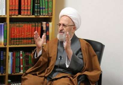 دشمن از طریق فضای مجازی وارد خانه های ما شده است دشمن از طریق فضای مجازی وارد خانه های ما شده است