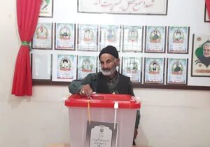 شرکت مرد ۹۰ساله مراغه ای در انتخابات