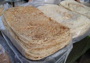 بی مهری صف های طولانی نان در ماه مهر