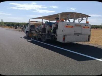 اجرای خط کشی محورهای روستایی در شهرستان مراغه