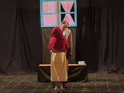 ترانه‌های تفنگ در مراغه روی صحنه رفت