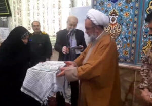 اهدای طلا و پول به جبهه مقاومت از سوی بانوان مراغه‌ای