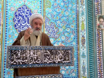 تکریم مادر و همسر نشانه انسانیت است