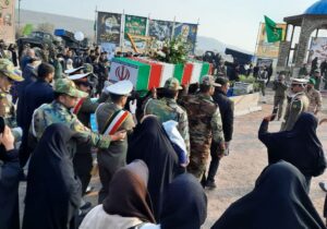 تشییع شهید گمنام در گروه ۱۱ توپخانه ارتش در مراغه