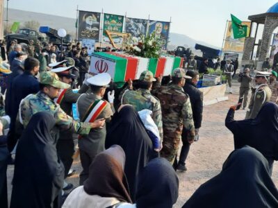 تشییع شهید گمنام در گروه ۱۱ توپخانه ارتش در مراغه