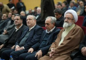 سیاست ما عبور از حواشی است