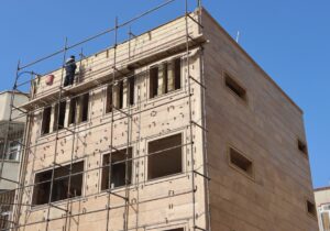 تحقق تعهدات شهرداری در قبال شهروندان، اتمام نمای ساختمان مسکونی بلاغلو