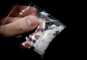 کشف نزدیک به نیم کیلوگرم مواد مخدر شیشه در مراغه