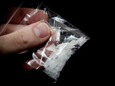 کشف نزدیک به نیم کیلوگرم مواد مخدر شیشه در مراغه