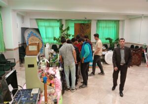 برپایی نمایشگاه دستاوردهای  هنرجویان هنرستان دکتر شهرام فرجی مراغه