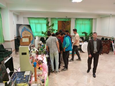 برپایی نمایشگاه دستاوردهای  هنرجویان هنرستان دکتر شهرام فرجی مراغه
