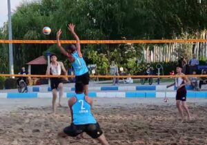 آغاز مسابقات کاپ آزاد والیبال ساحلی کشور در مراغه