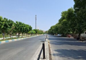 💠 نصب گل‌میخ‌های ترافیکی و جداکننده در خیابان قدوسی