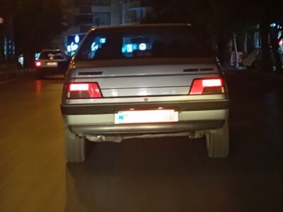 خانواده سواری پلاک قرمز های شیشه دودی در خیابان های مراغه