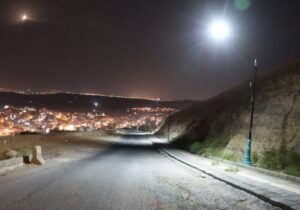 💡 روشنایی مسیر رصدخانه تاریخی مراغه با چراغ‌های خورشیدی