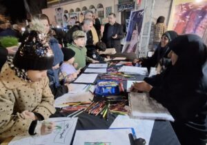 برپایی ایستگاه نقاشی کودکان در مراغه با موضوع ایثار و شهادت