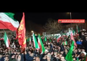 همخوانی سرود ملی در حماسه شبانه مردم مراغه